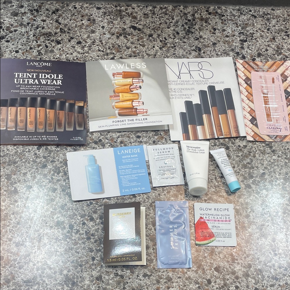 🌟Free with purchase make-up/skincare bundle